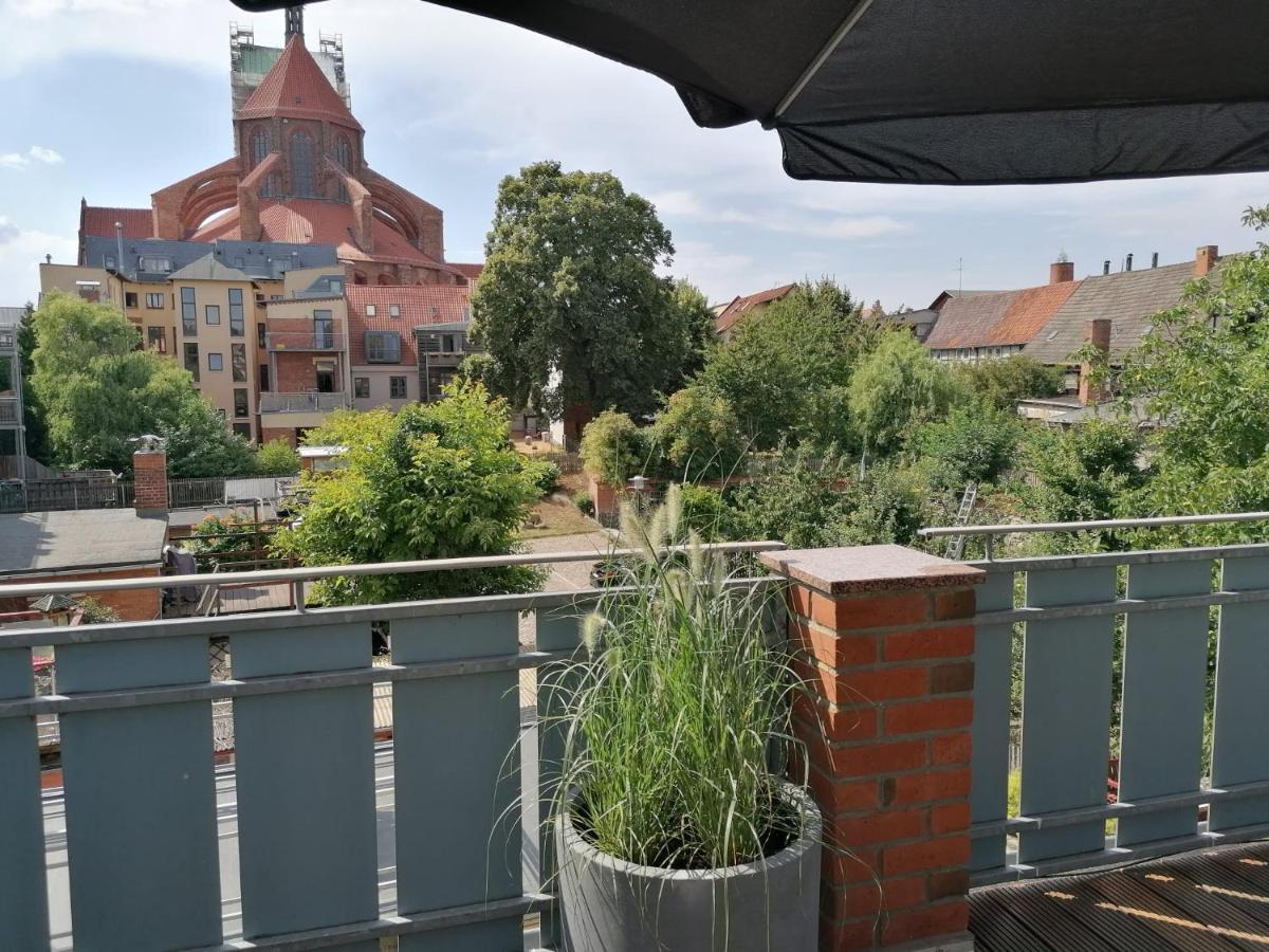 Townhouse Altstadt Wismar Upper Apartment Mit Zwei Terrassen Luaran gambar
